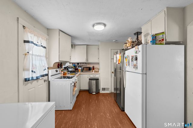 22 Tyler Circle, Manchester, CT 06040