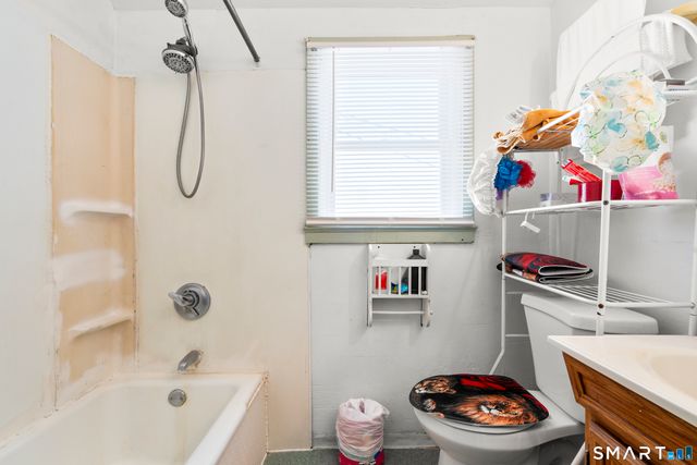 22 Tyler Circle, Manchester, CT 06040