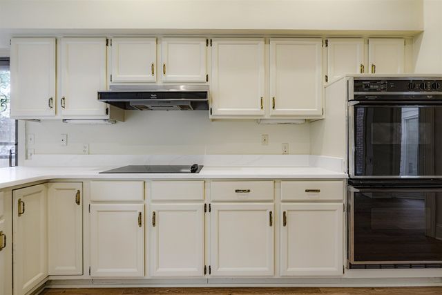 478 W RACQUET CLUB PLACE DR, Memphis, TN 38117