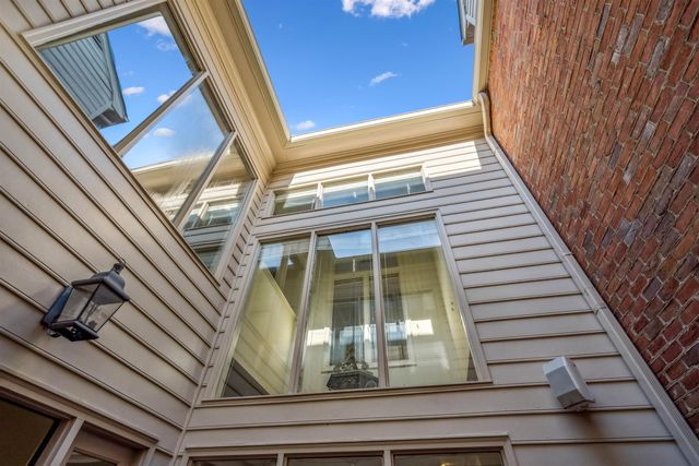 478 W RACQUET CLUB PLACE DR, Memphis, TN 38117