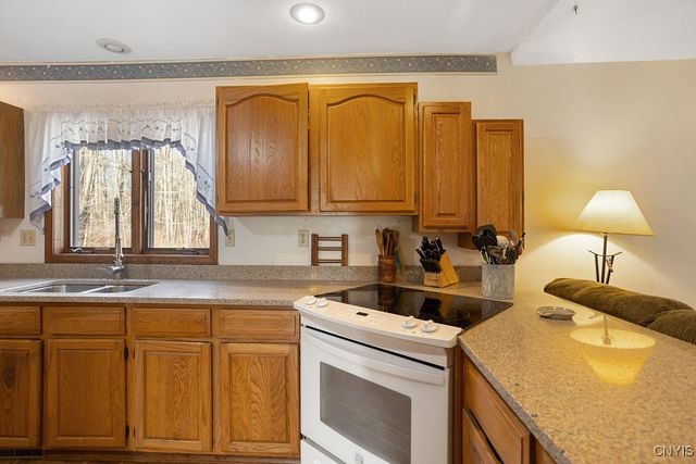 7497 Kirkville Road, Manlius, NY 13057