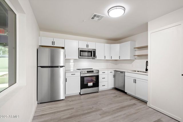 3114 N 68TH Street, Scottsdale, AZ 85251