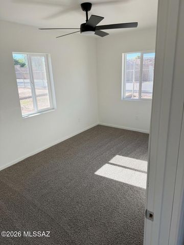2151 S Howard Stravenue, Tucson, AZ 85713
