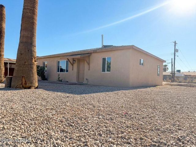 2151 S Howard Stravenue, Tucson, AZ 85713