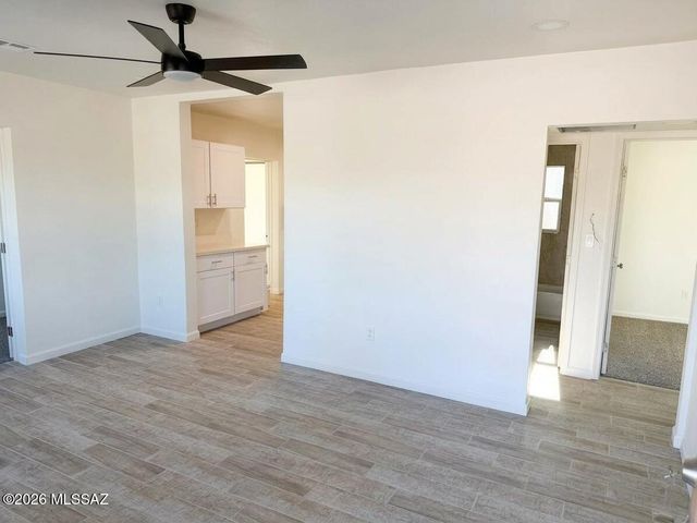 2151 S Howard Stravenue, Tucson, AZ 85713