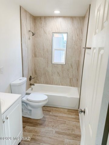 2151 S Howard Stravenue, Tucson, AZ 85713