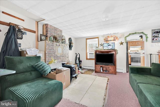 24 S SCHOOL ROW ST, Pottsville, PA 17901