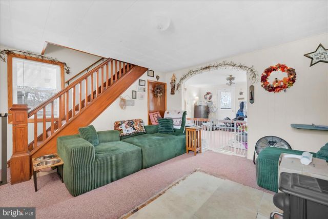 24 S SCHOOL ROW ST, Pottsville, PA 17901