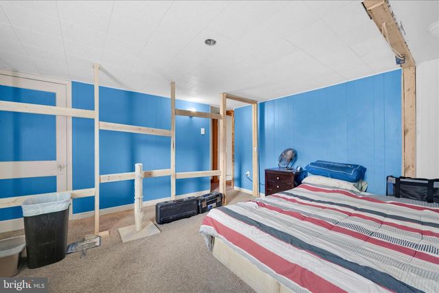 24 S SCHOOL ROW ST, Pottsville, PA 17901