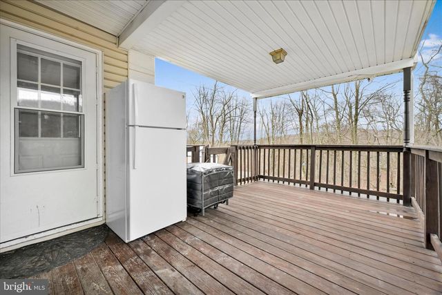 24 S SCHOOL ROW ST, Pottsville, PA 17901