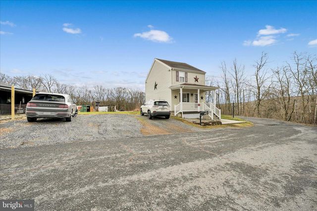 24 S SCHOOL ROW ST, Pottsville, PA 17901