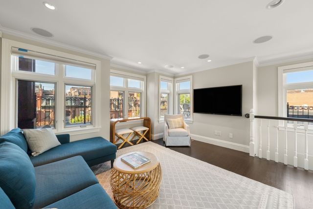 176 Marlborough St 3, Boston, MA 02116
