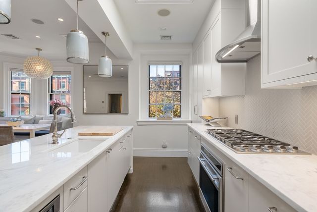 176 Marlborough St 3, Boston, MA 02116