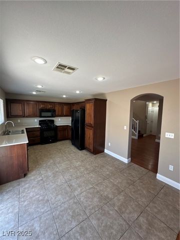 8112 Cathedral Range Court, Las Vegas, NV 89139