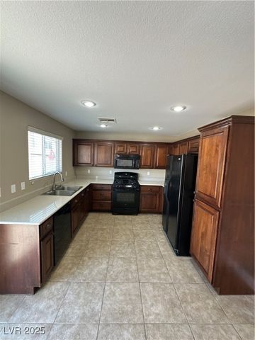 8112 Cathedral Range Court, Las Vegas, NV 89139