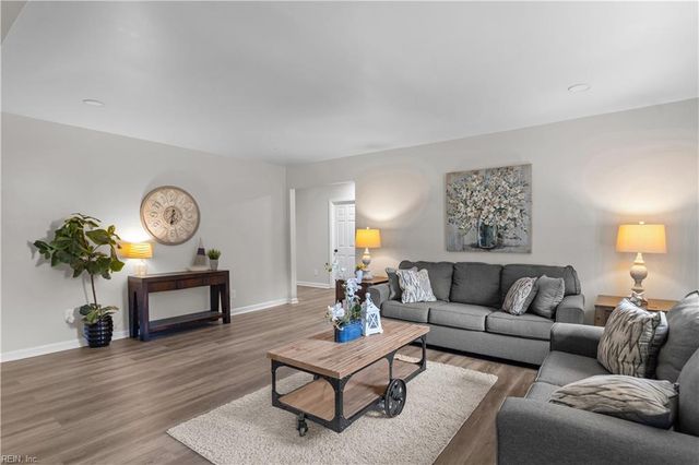 727 Dutch RD, Suffolk, VA 23437