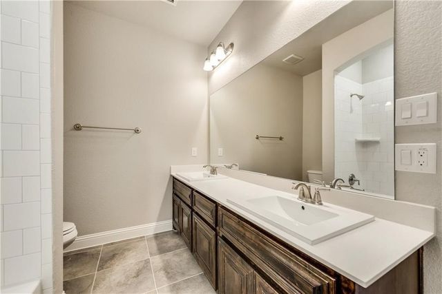 305 Featherstone Drive, Rockwall, TX 75087