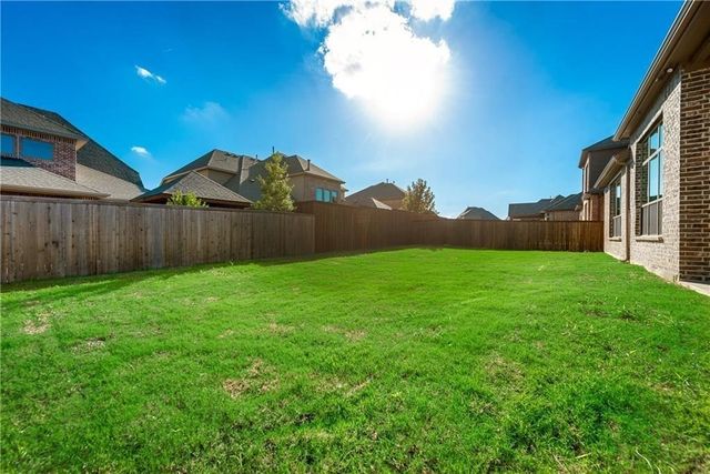 305 Featherstone Drive, Rockwall, TX 75087