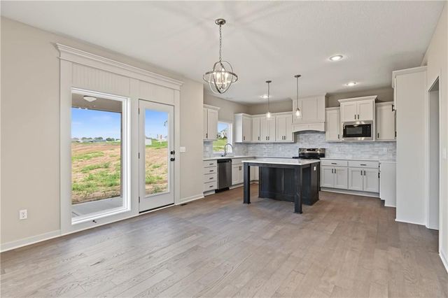 6100 Barth Road, Shawnee, KS 66226