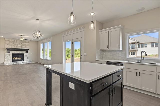 6100 Barth Road, Shawnee, KS 66226