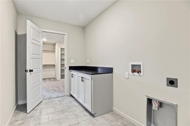 6100 Barth Road, Shawnee, KS 66226