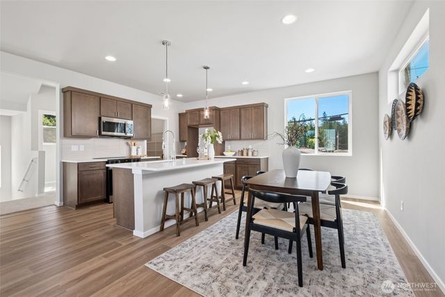 18527 SE 271st Court, Covington, WA 98042