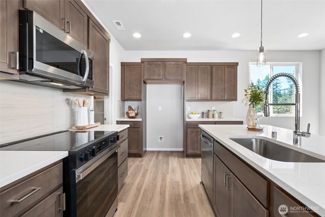 18527 SE 271st Court, Covington, WA 98042