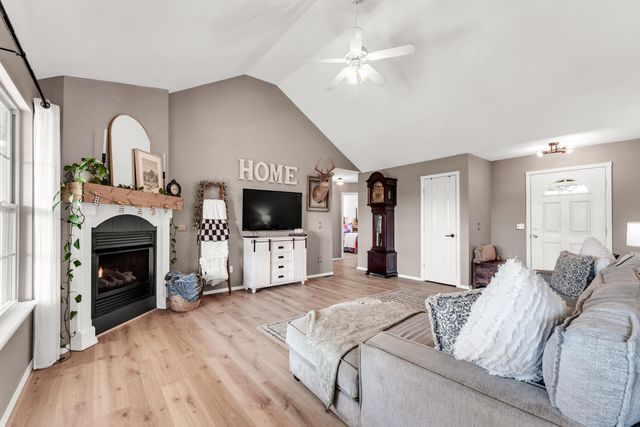 5462 W Lombard Street, Springfield, MO 65802