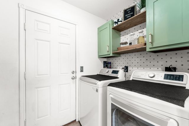 5462 W Lombard Street, Springfield, MO 65802