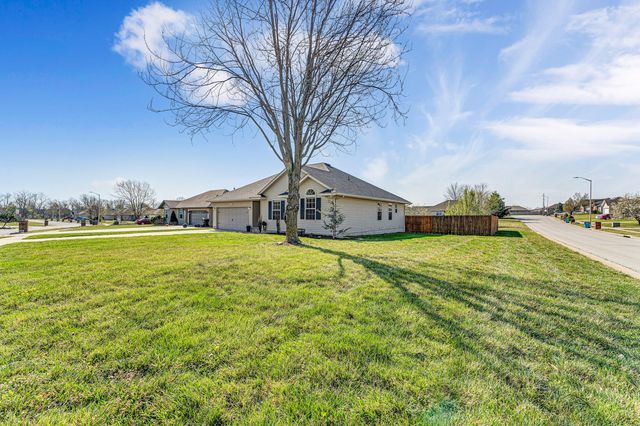 5462 W Lombard Street, Springfield, MO 65802