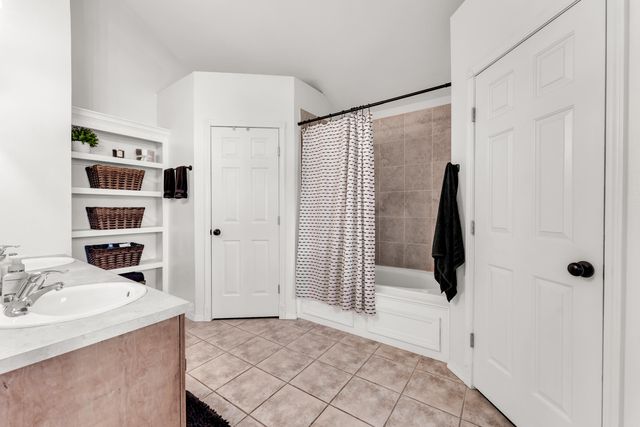 5462 W Lombard Street, Springfield, MO 65802