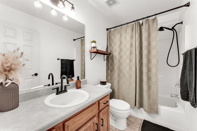 5462 W Lombard Street, Springfield, MO 65802