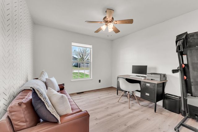 5462 W Lombard Street, Springfield, MO 65802