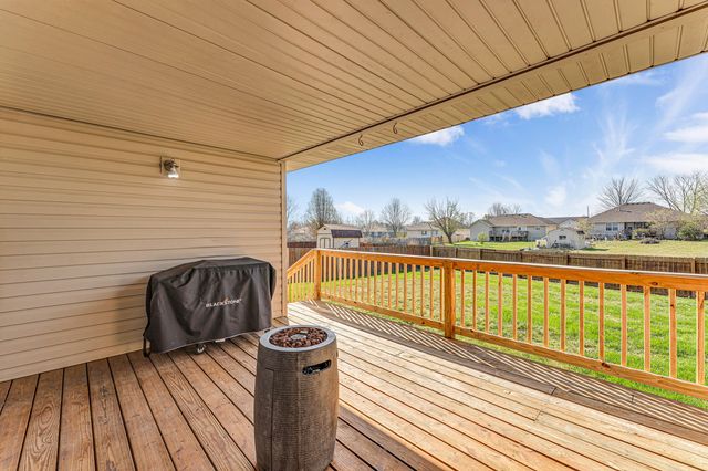 5462 W Lombard Street, Springfield, MO 65802