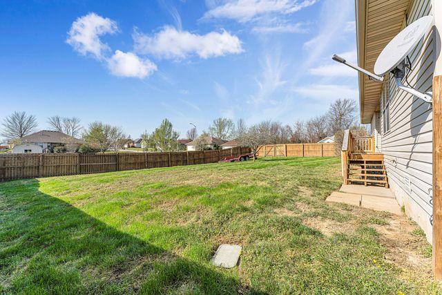 5462 W Lombard Street, Springfield, MO 65802