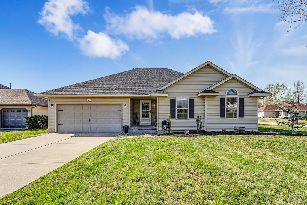 5462 W Lombard Street, Springfield, MO 65802