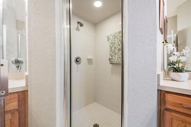 1827 HAMMOCKS AVENUE 1827, Lutz, FL 33549