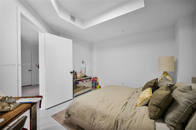 17111 Biscayne Blvd 1701, North Miami Beach, FL 33160