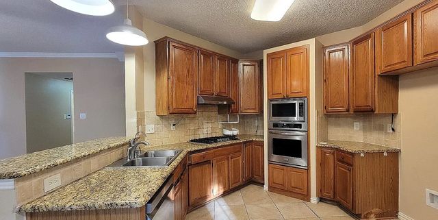 9807 Sunrise Court, Irving, TX 75063