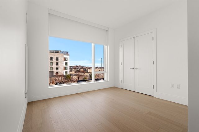 370-380 Harrison Ave 1008, Boston, MA 02118