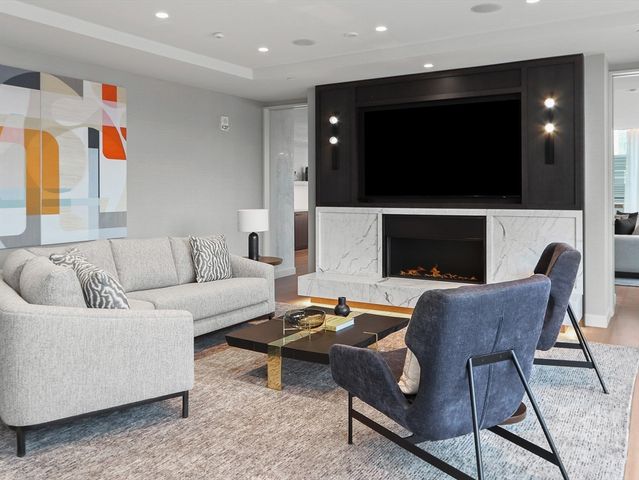 370-380 Harrison Ave 1008, Boston, MA 02118