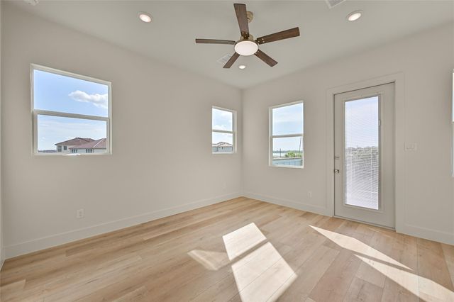 4444 Shady Lake Drive, Seabrook, TX 77586
