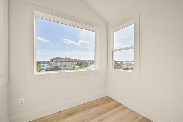4444 Shady Lake Drive, Seabrook, TX 77586