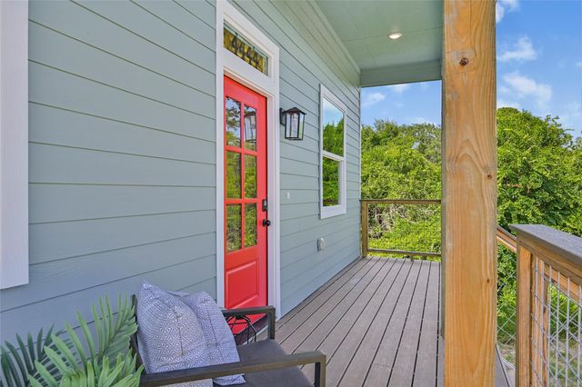 4444 Shady Lake Drive, Seabrook, TX 77586