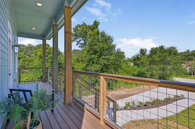 4444 Shady Lake Drive, Seabrook, TX 77586