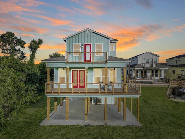 4444 Shady Lake Drive, Seabrook, TX 77586