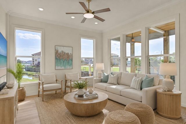 4444 Shady Lake Drive, Seabrook, TX 77586