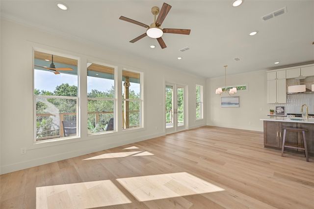 4444 Shady Lake Drive, Seabrook, TX 77586