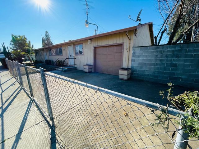 624 Bowlen Dr, West Sacramento, CA 95605