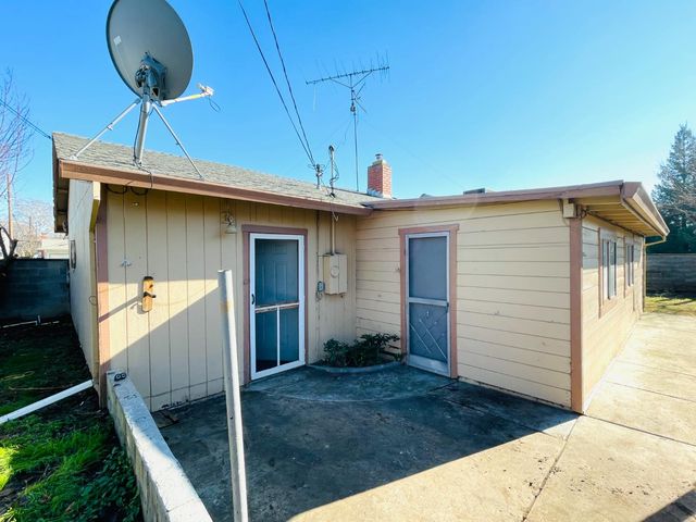 624 Bowlen Dr, West Sacramento, CA 95605